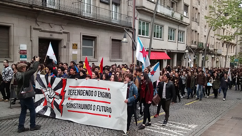 2016 04 13 MobilizacionEstudantil_Ourense_01.jpg